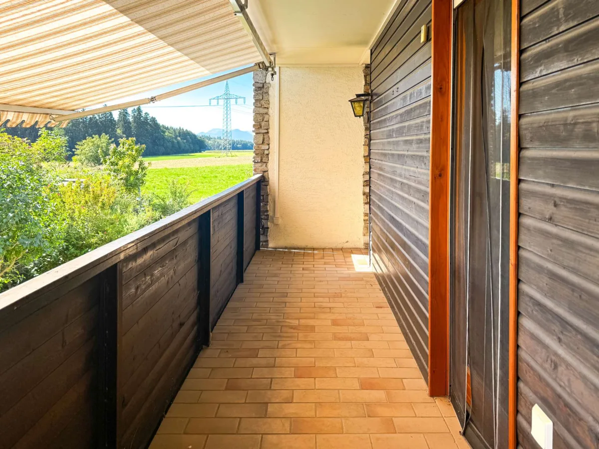 Balkon obere Einheit