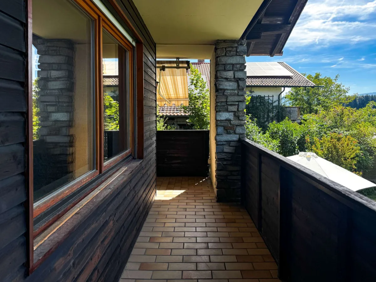 Balkon obere Einheit