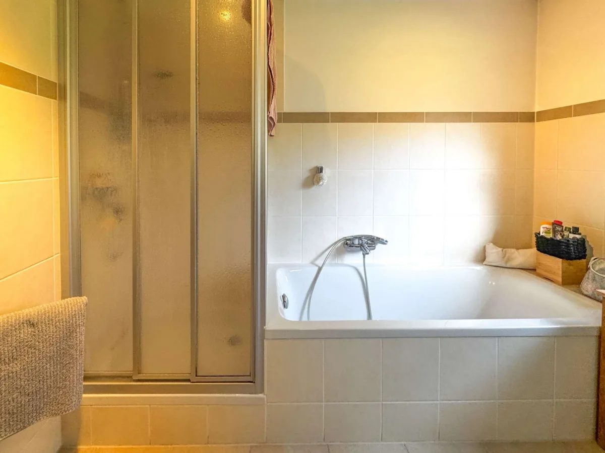 Badezimmer untere Einheit