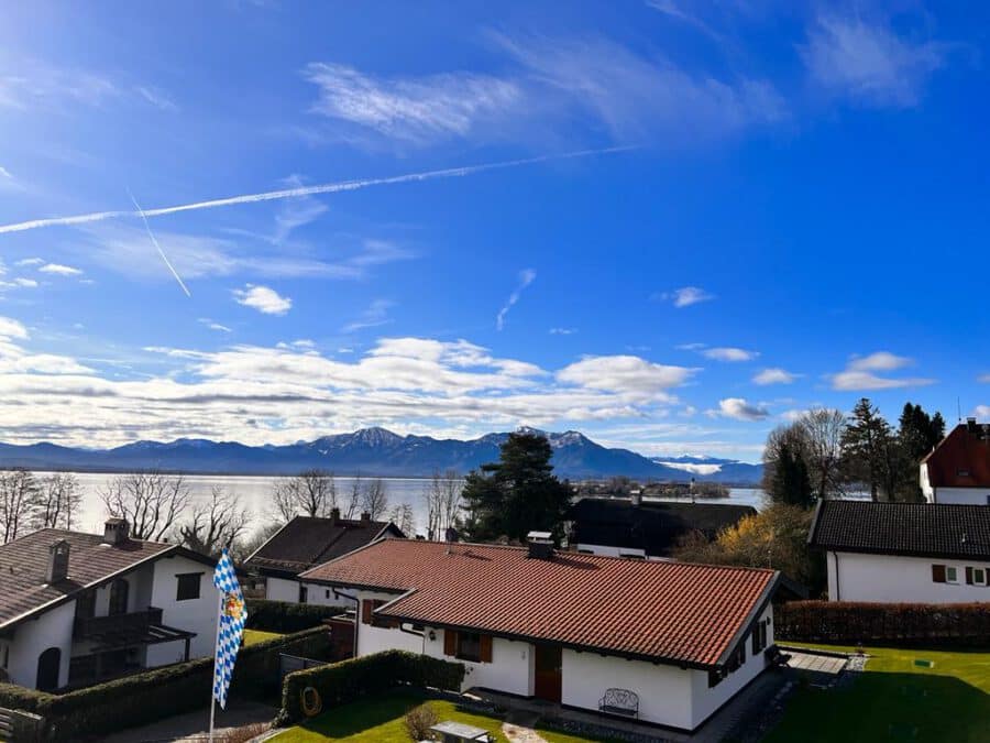 Gehobene Doppelhaushälfte mit traumhaftem Seeblick - Ausblick