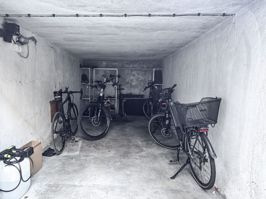 Attraktive Kapitalanlage: 1,5-Zimmer-Wohnung mit Garage in Top-Lage - Garage (Nutzbar für Fahrräder etc.)