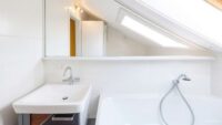 BADEZIMMER KI-GESTÜTZTE RÄUMUNG