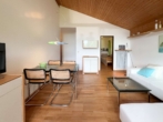 Wohnzimmer - Winterparadies Sachrang – Charmante DG-Wohnung für Skifreunde & Bergliebhaber