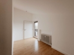 ANKLEIDEZIMMER - Modernes Wohnen in zentraler Bestlage – helle Dachgeschosswohnung mit offenem Wohnkonzept