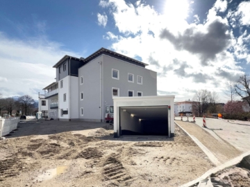 Erstbezug / Stilvolle Neubauwohnung mit Terrasse und Grünfläche, 83209 Prien am Chiemsee, Erdgeschosswohnung