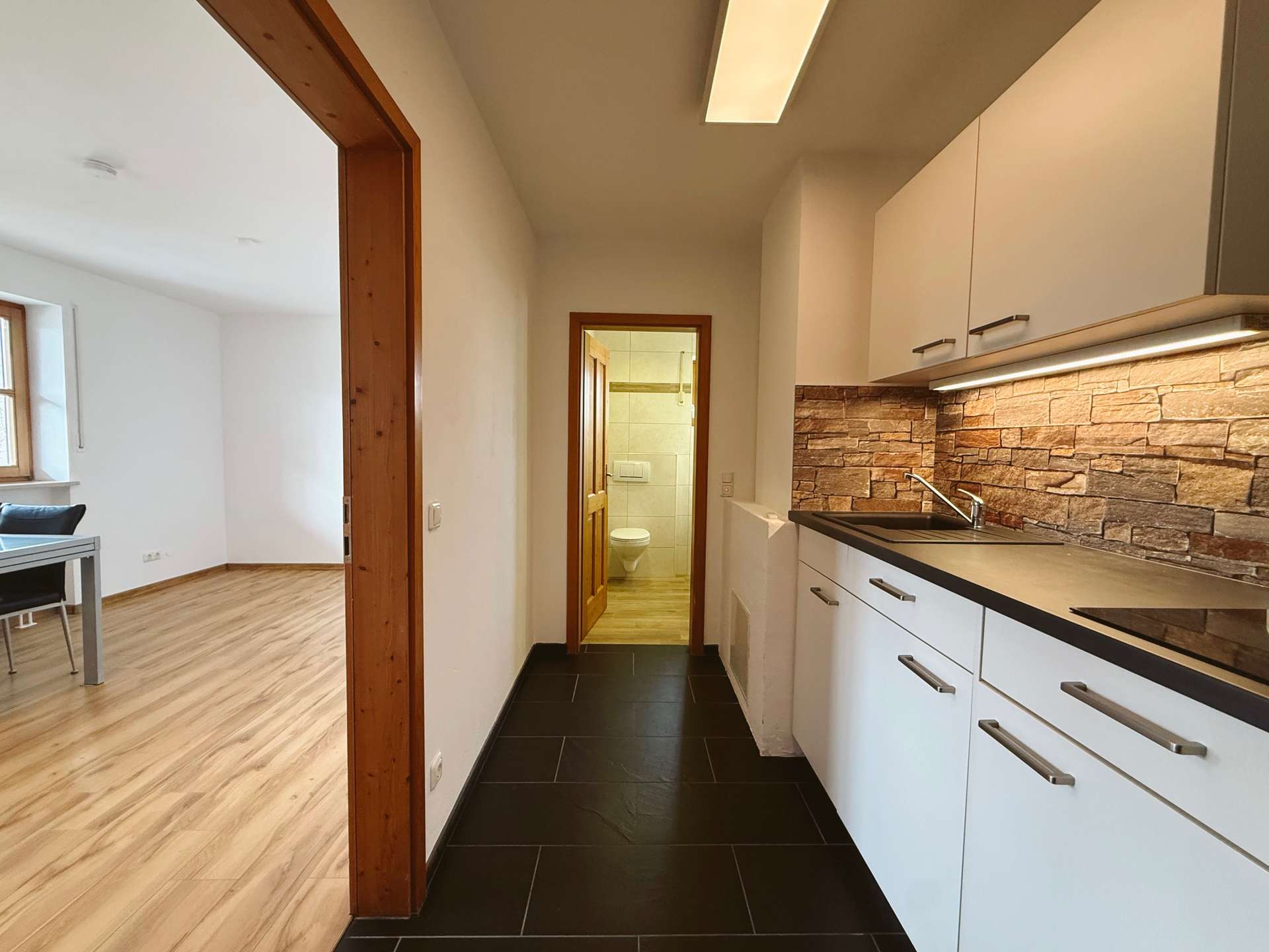 EINLIEGERWOHNUNG / KÜCHE