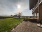 AUSBLICK - Exklusive Erdgeschosswohnung mit Sonnenterrasse und Alpenpanorama nahe Prien am Chiemsee