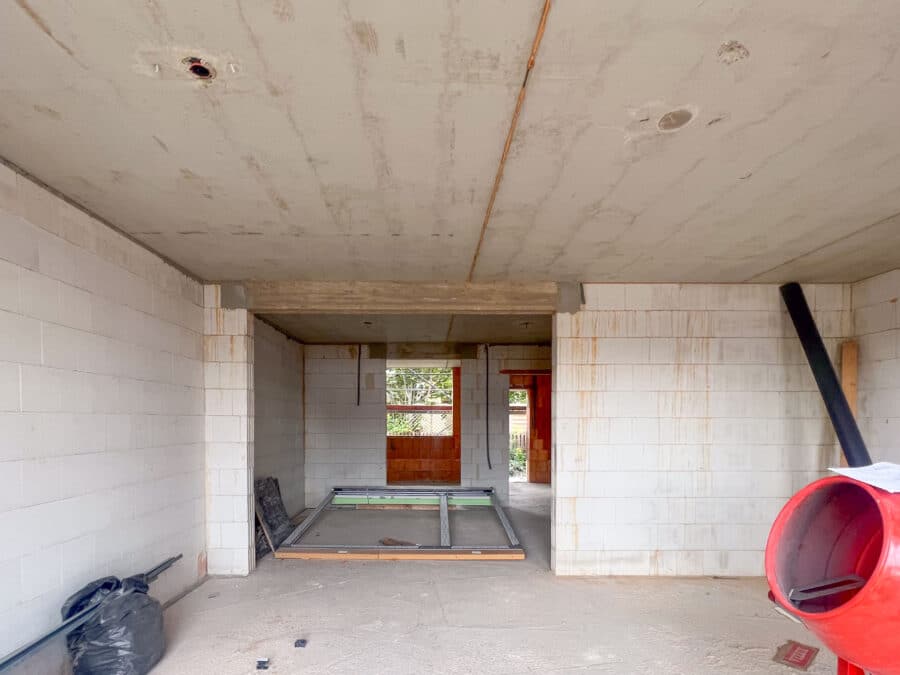 Neubau! Modernes Reihenmittelhaus mit 40 m2 Ausbaureserve im DG und Blick auf die Berge - Baufortschritt Wohnraum