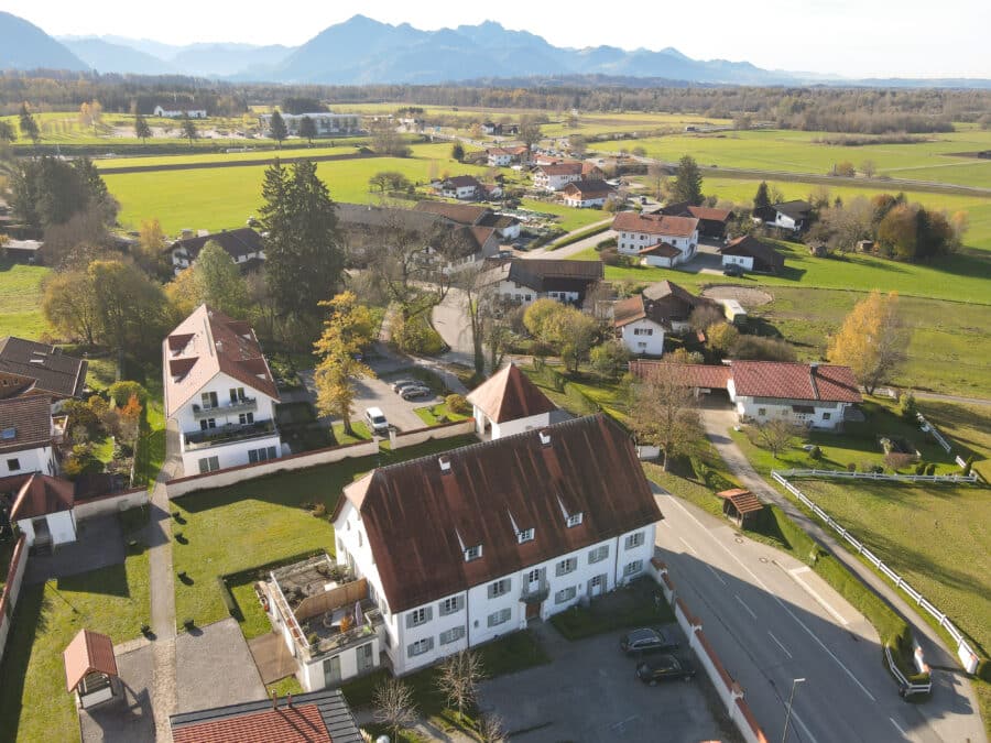 Reizende DG-WHG als Erst- od. Zweitwohnsitz in ehemaligem Schloss-Winkl - Luftbild