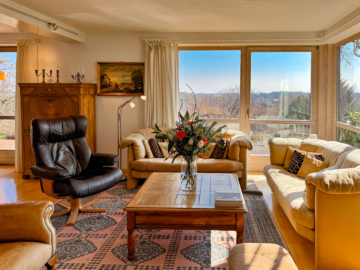 EFH in erhöhter Lage mit Weitblick über die Berge und den Schloßsee – Liegenschaft mit Potenzial, 83093 Bad Endorf, Einfamilienhaus