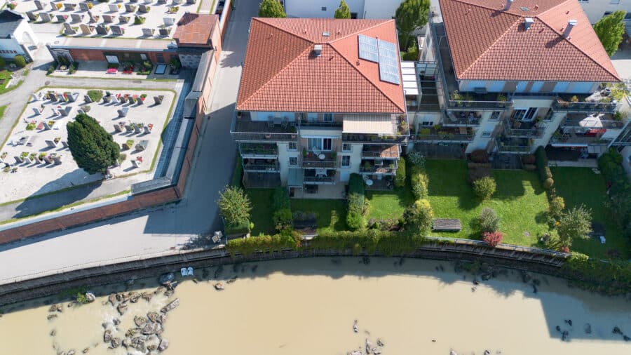 Gemütliche 3-Zimmer-Wohnung an der Prien – Ruhiges Wohnen in idyllischer Umgebung - Drohnenaufnahme