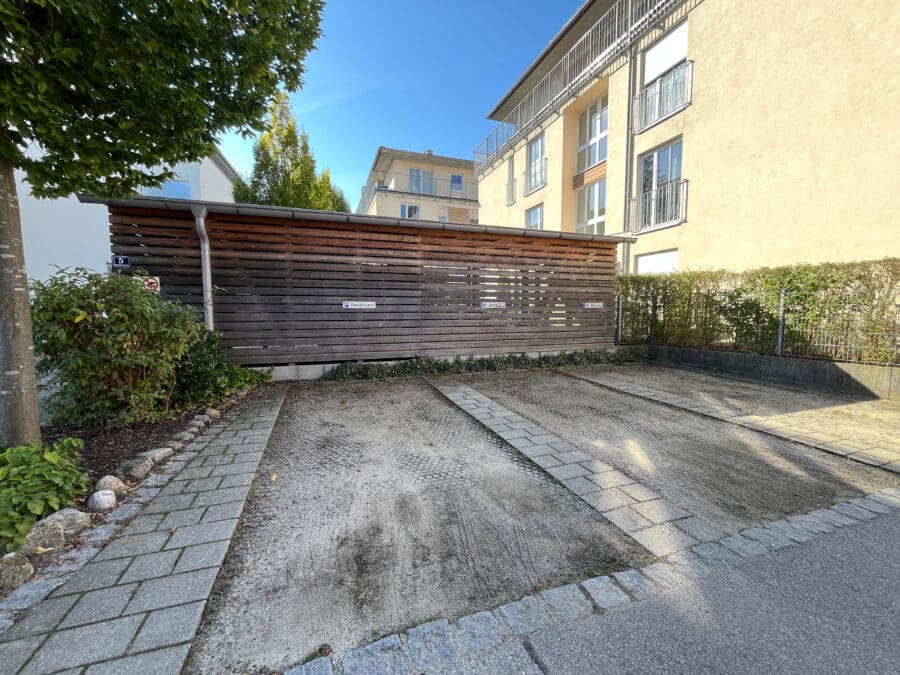 Gemütliche 3-Zimmer-Wohnung an der Prien – Ruhiges Wohnen in idyllischer Umgebung - Außenstellplatz