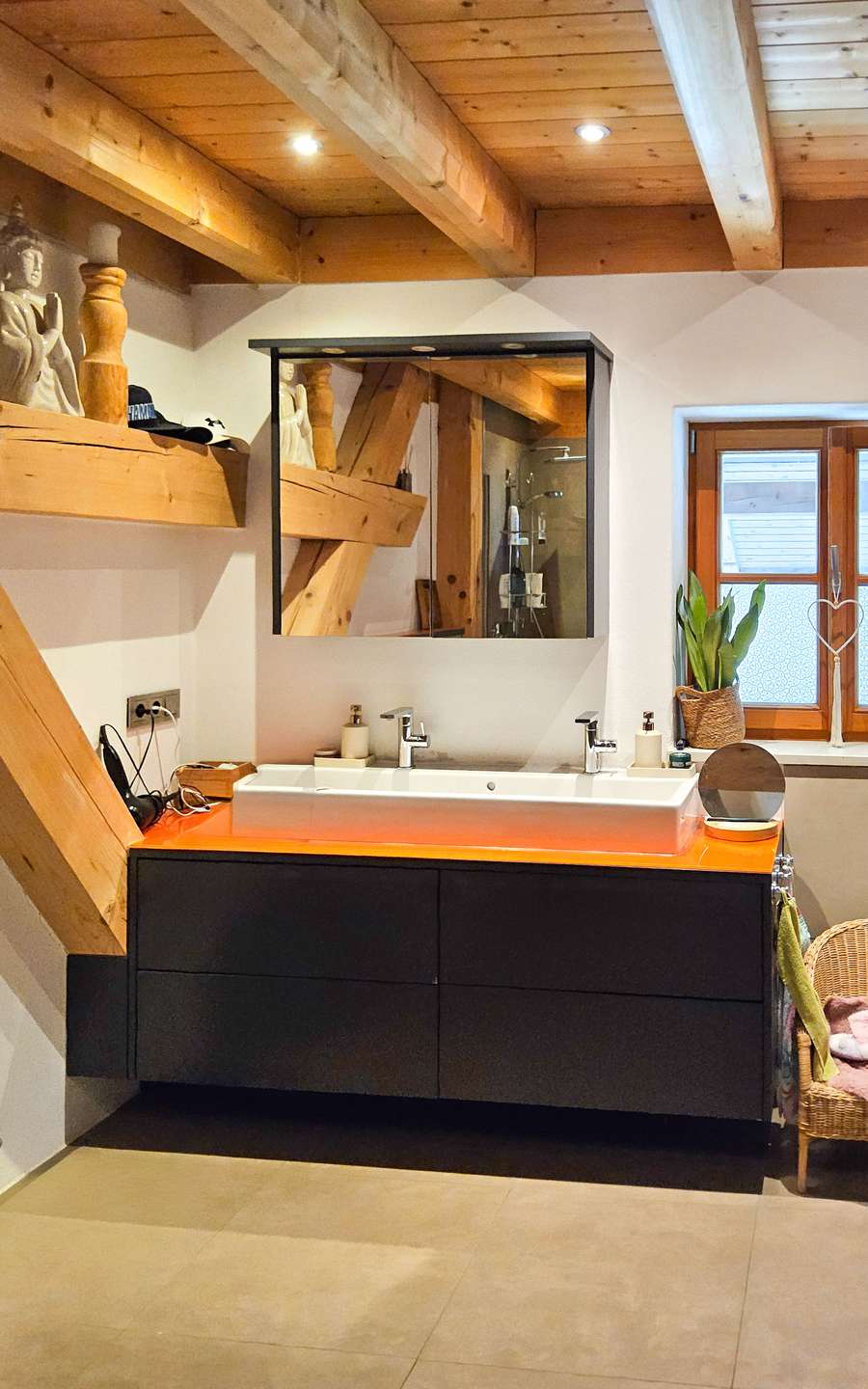 Waschtisch Badezimmer OG