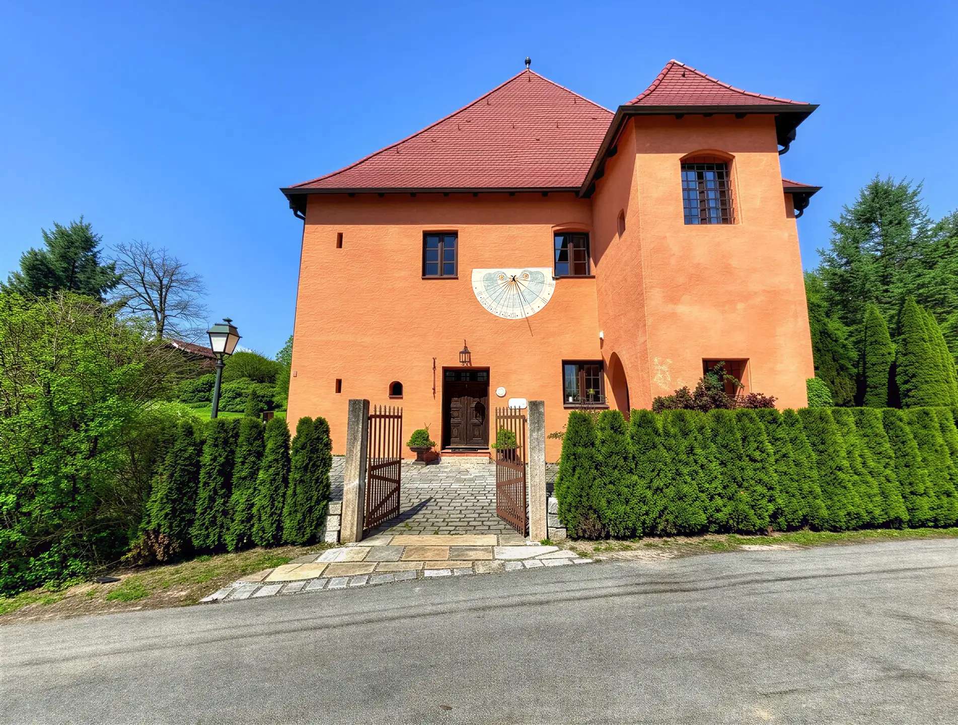 SCHLOSS