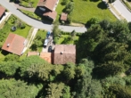 Drohnenaufnahme - ZFH in sonniger Lage mit Bergblick zur Sanierung & Neugestaltung
