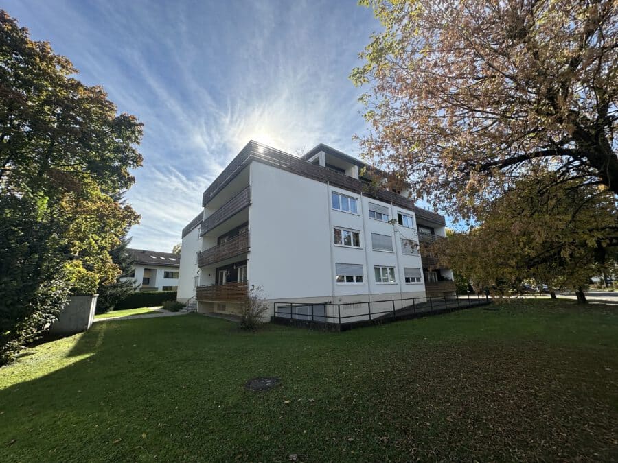 360° Panoramablick in die Berge über die Dächer von Prien am Chiemsee - Außenansicht