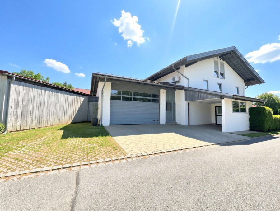 Garage / Haus